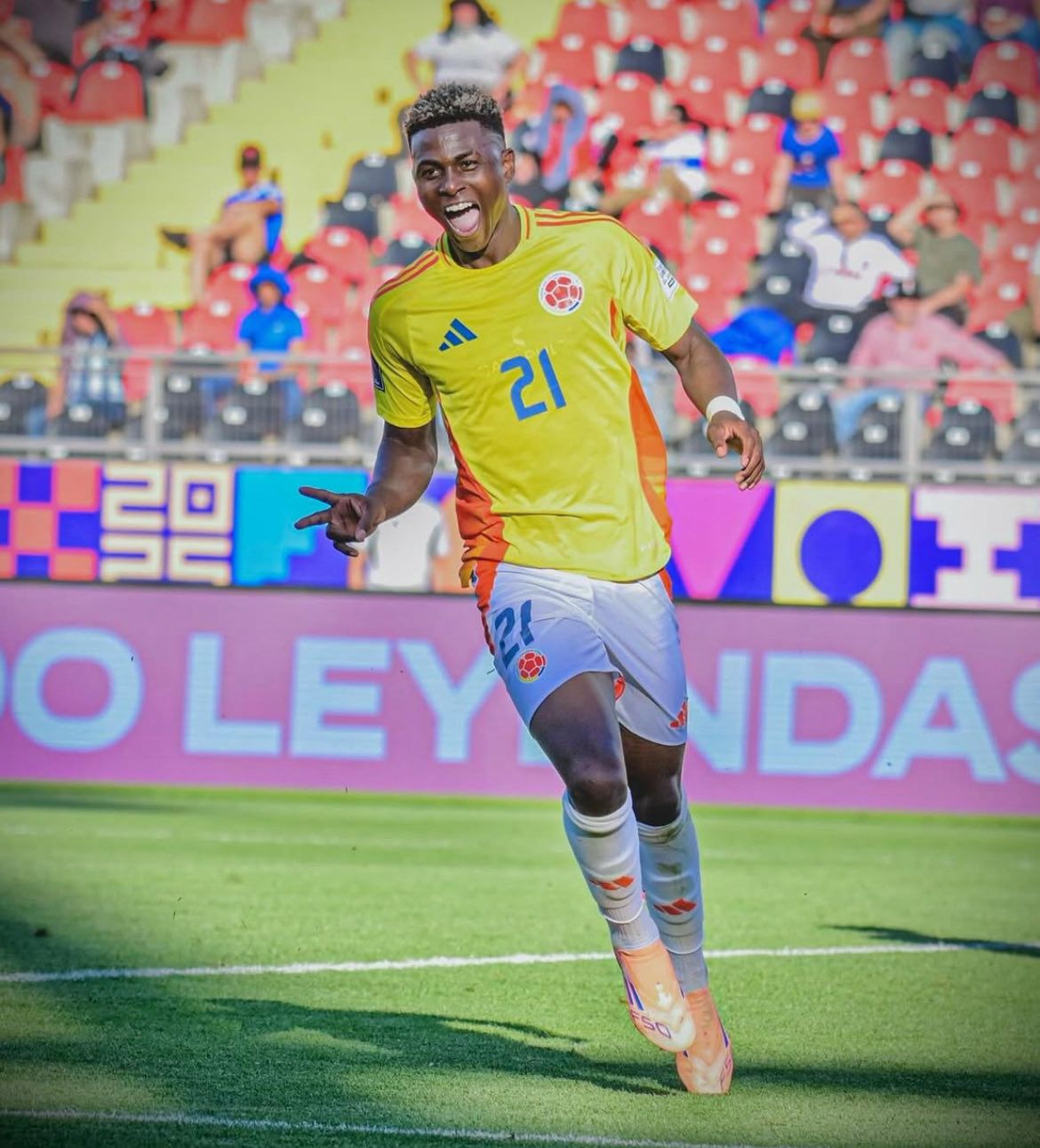 NÉISER VILLAREAL METE A COLOMBIA EN UNAS SEMIS DEL MUNDO 22 AÑOS DESPUES CON UN HISTÓRICO TRIPLETE