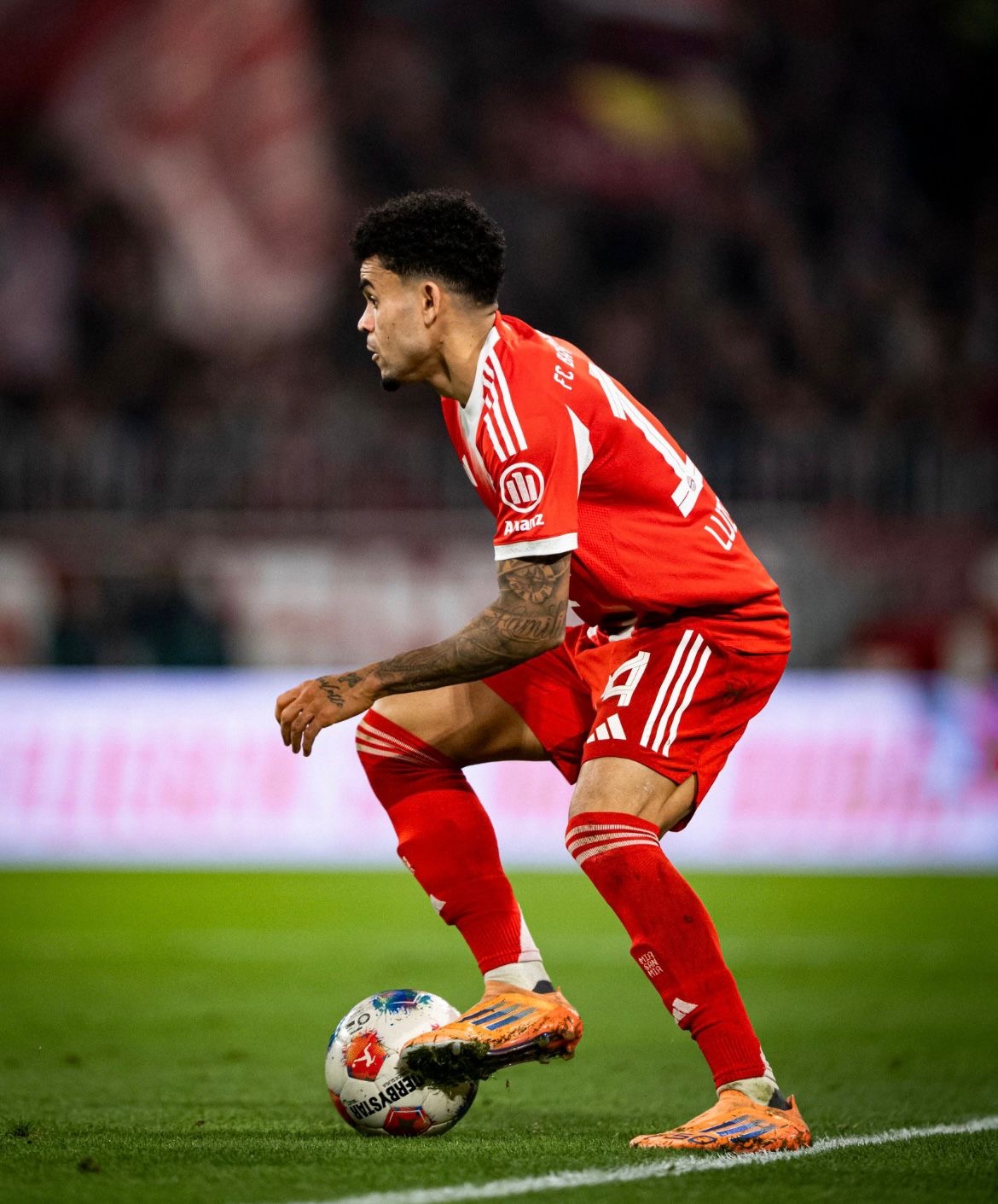 OTRO DÍA MÁS EN LA OFICINA: GOL Y ASISTENCIA DE LUIS DÍAZ EN LA VICTORIA DEL BAYERN